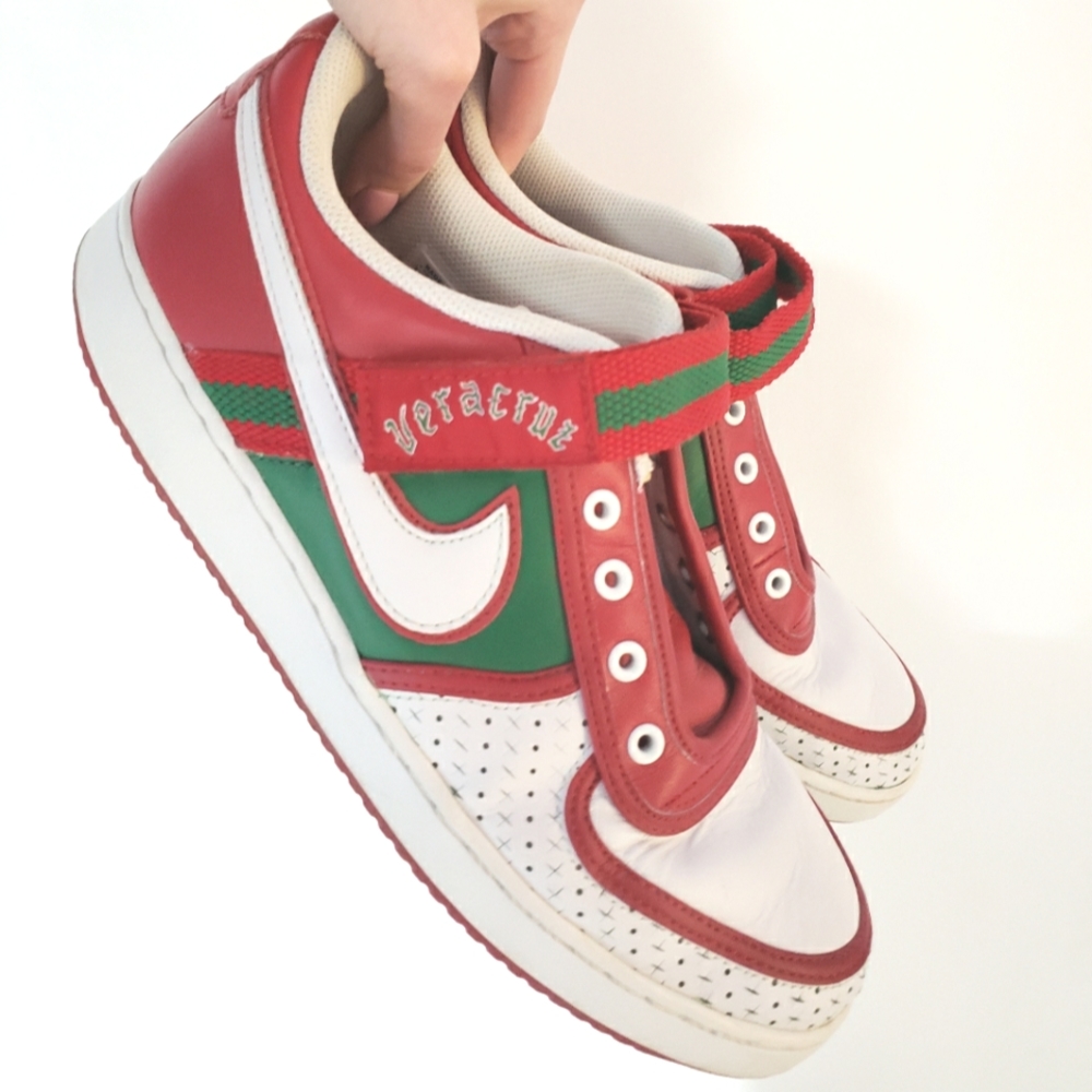 Nike Vera Cruz Sneakers Tennis Shoes Velcro